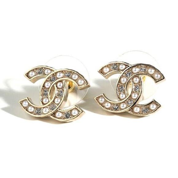 Chanel 23B Gold Pearl White Crystal CC Logo Classic Statement Stud Earrings - Picture 1 of 12